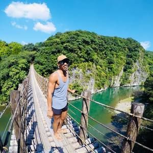 Meet your Posher, Dustin